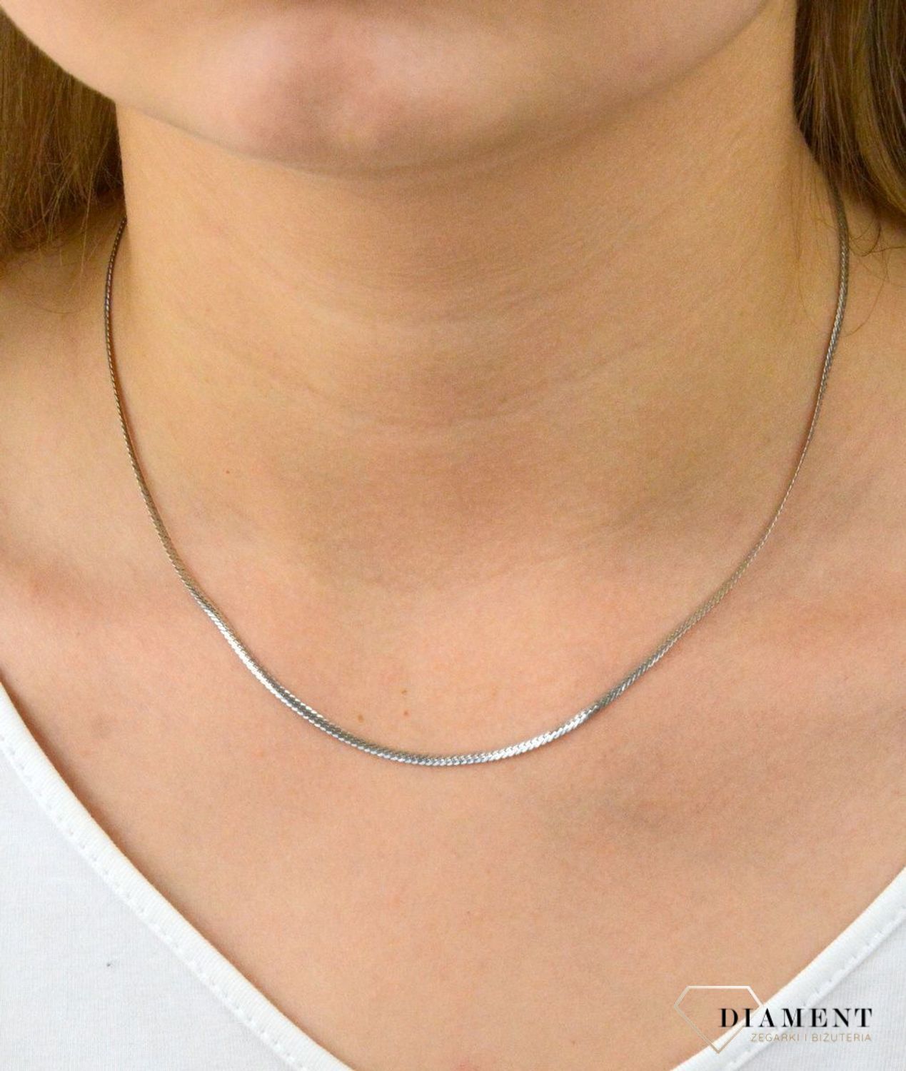 Łańcuszek srebrny płaska lineczka AP012-0685-925 2mm. Łańcuszek srebrny linka. Łańcuszek srebrny damski. Łańcuszek o splocie płaskiej linki. Łańcuszek damski biżuteryjny. Delikatny łańcuszek srebrny. Idealn (1).jpg